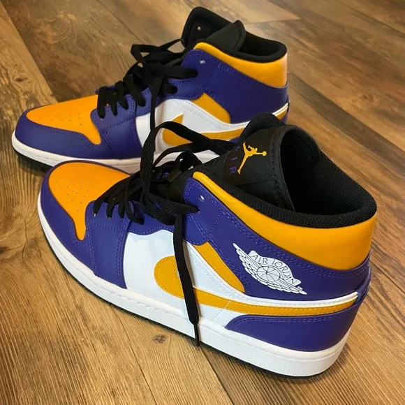 Nike Air Jordan 1 Mid size 10 - Picture 6 of 7